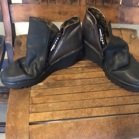 Fly London Booties size 39 Grey/Pewter - Picture 2 of 5